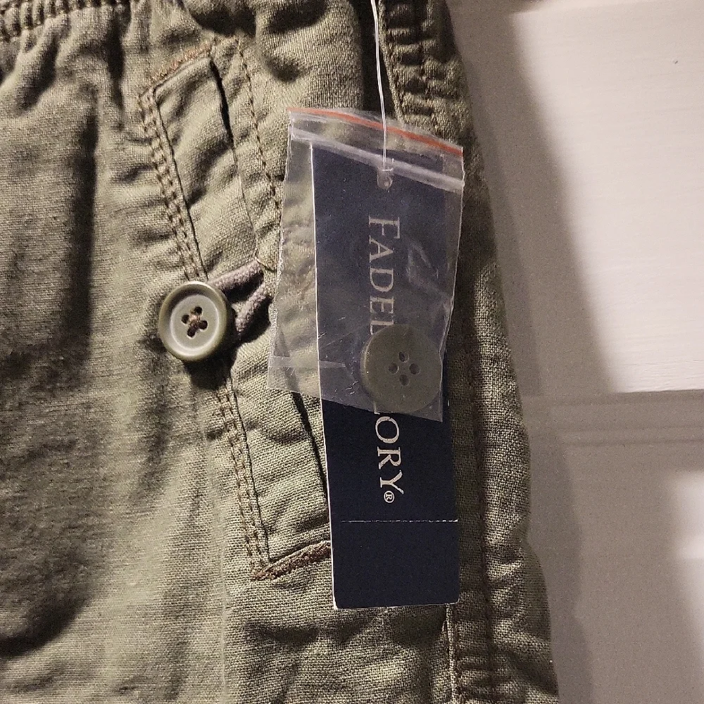 Faded Glory Olive Cargo Shorts for Men - Picture 2 of 7